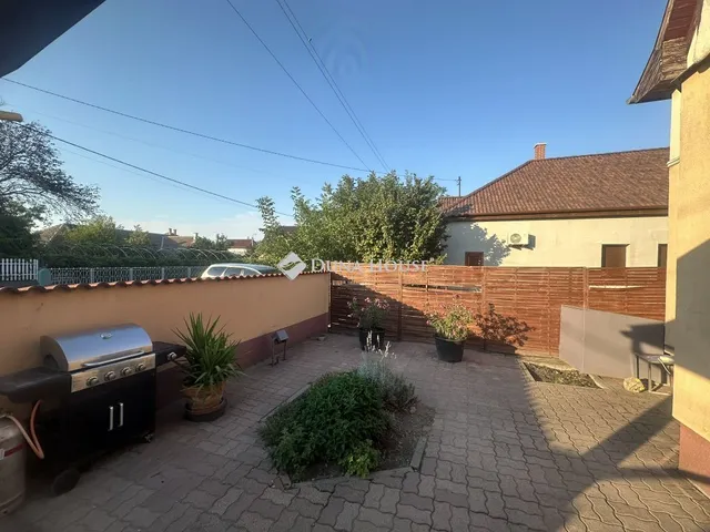 Eladó ház Bugyi, Arany János utca 172 nm