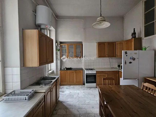 Eladó lakás Budapest VIII. kerület 192 nm