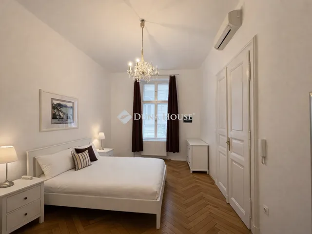 Eladó lakás Budapest VI. kerület, Paulay Ede utca 74 nm