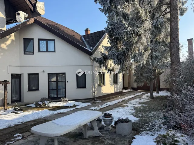 Eladó ház Gyöngyös 330 nm