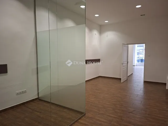 Eladó kereskedelmi és ipari ingatlan Budapest VIII. kerület 62 nm