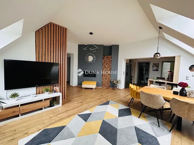 Eladó lakás Budapest III. kerület 219 nm