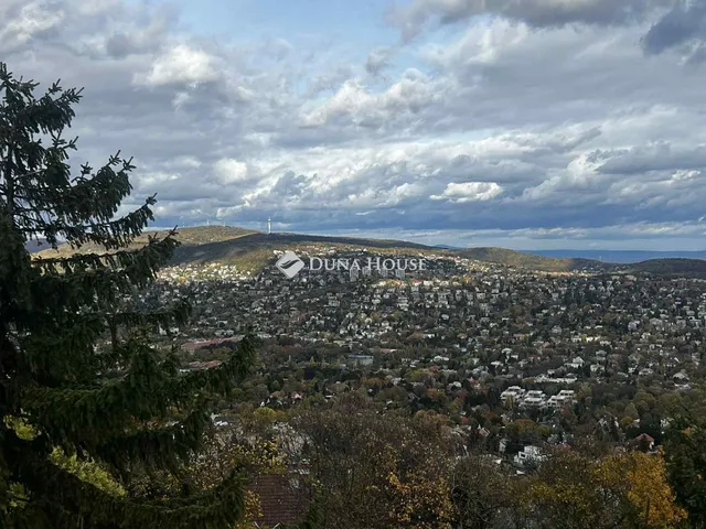 Eladó telek Budapest XII. kerület 6762 nm