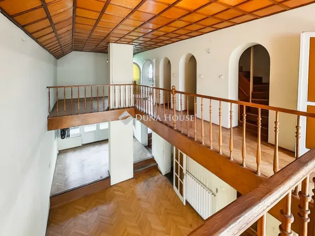 Eladó ház Diósd 233 nm