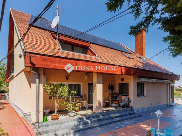 Eladó ház Dunaújváros 498 nm