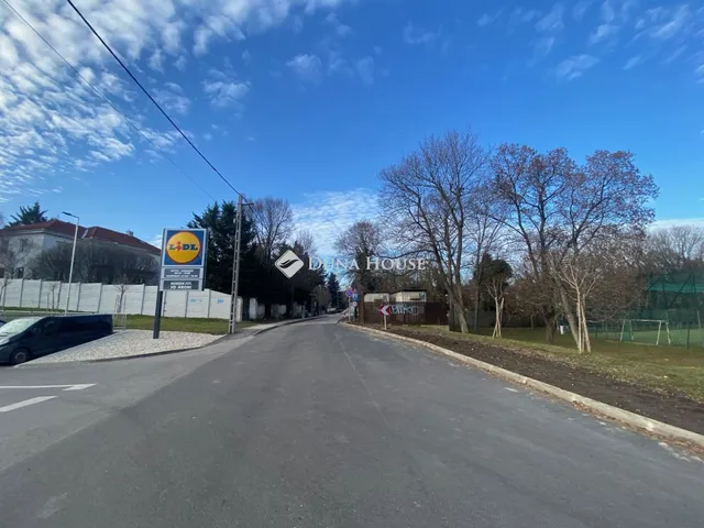 Eladó lakás Érd 164 nm