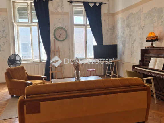 Eladó lakás Budapest VIII. kerület, Auróra utca 57 nm