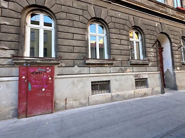 Eladó lakás Budapest VIII. kerület, Vay Ádám utca 66 nm