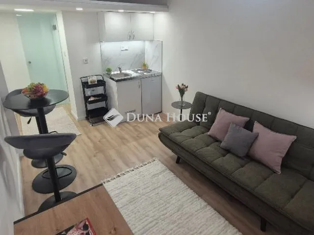 Eladó lakás Budapest VIII. kerület, Auróra utca 23 nm
