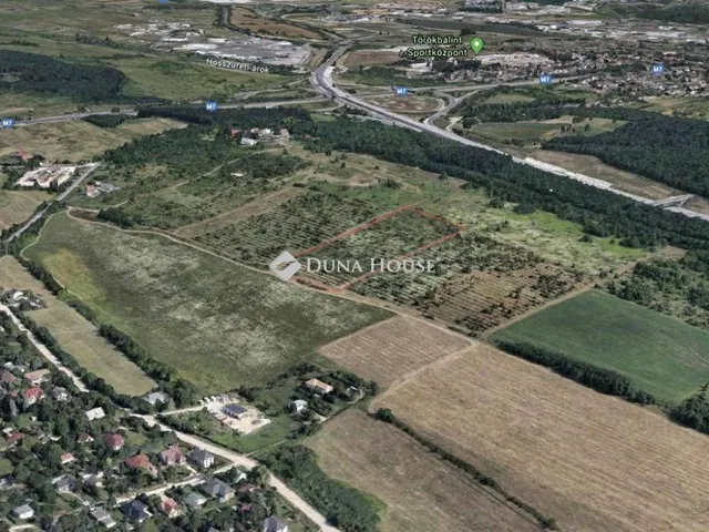 Eladó telek Törökbálint 17687 nm