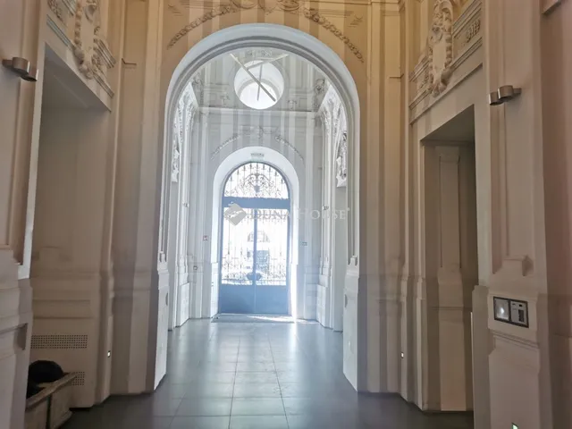 Eladó kereskedelmi és ipari ingatlan Budapest V. kerület 110 nm