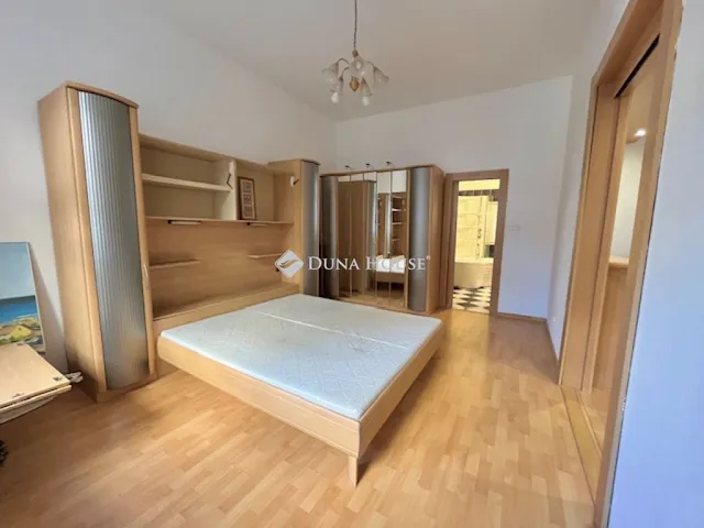 Eladó lakás Budapest I. kerület 71 nm