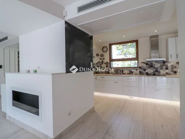 Eladó lakás Budapest II. kerület 136 nm