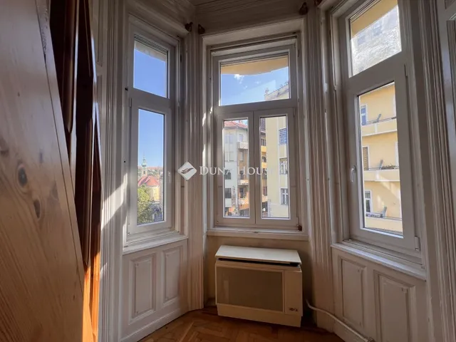 Eladó lakás Budapest I. kerület 64 nm