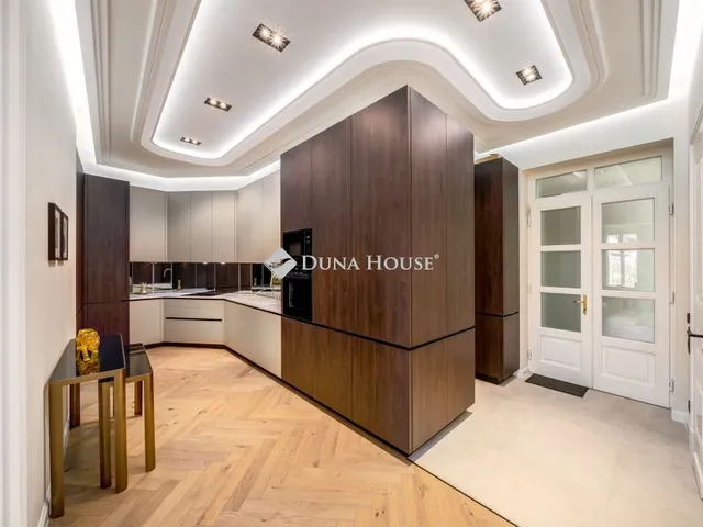 Eladó lakás Budapest VI. kerület 93 nm