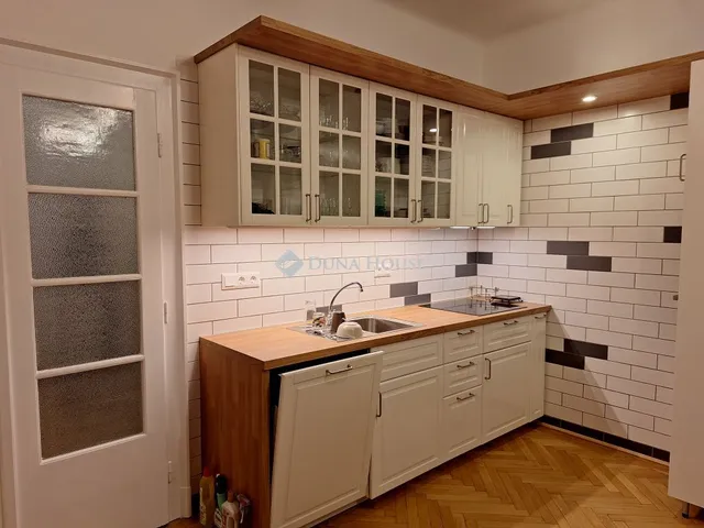 Kiadó lakás Budapest I. kerület 123 nm