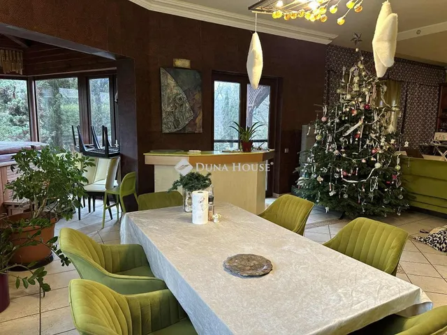 Eladó ház Szada 380 nm