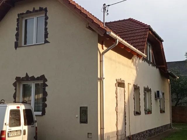 Eladó ház Budapest XVI. kerület 222 nm