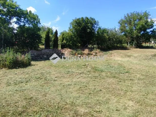 Eladó telek Váckisújfalu, Petőfi Sándor utca 1200 nm