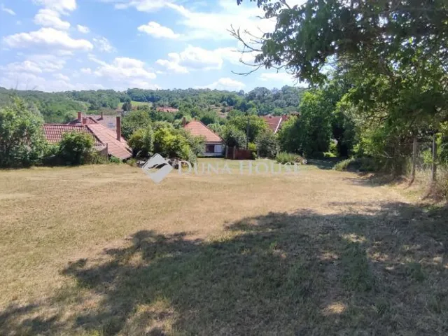 Eladó telek Váckisújfalu 1800 nm