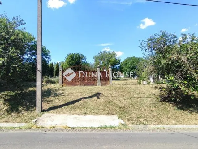 Eladó telek Váckisújfalu, Petőfi Sándor utca 1800 nm