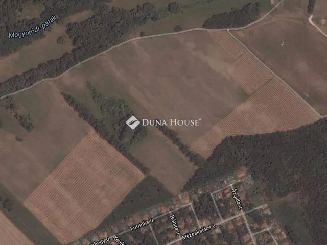 Eladó telek Fót 15380 nm