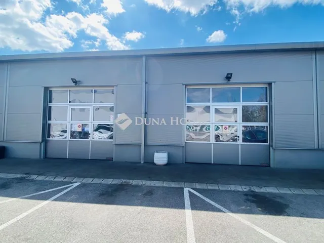 Kiadó kereskedelmi és ipari ingatlan Szentendre, Pannónia utca 230 nm
