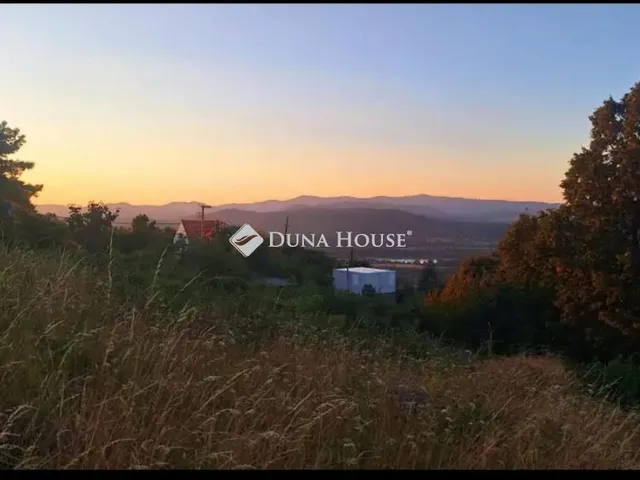 Eladó telek Dunabogdány 699 nm