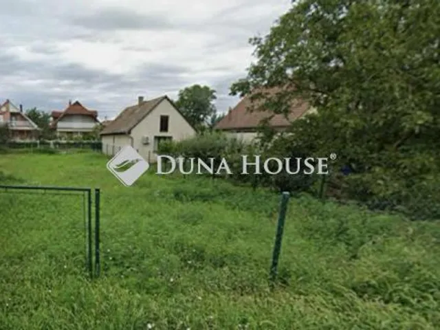 Eladó telek Balatonföldvár 560 nm