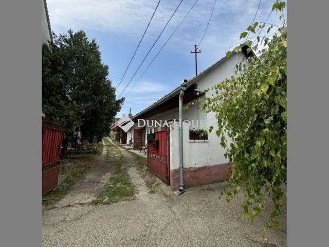 Eladó ház Kisoroszi 132 nm