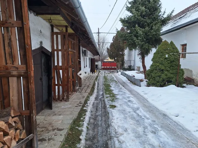 Eladó ház Kisoroszi 132 nm