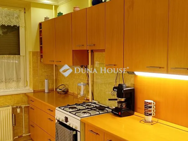 Eladó lakás Budapest III. kerület 74 nm