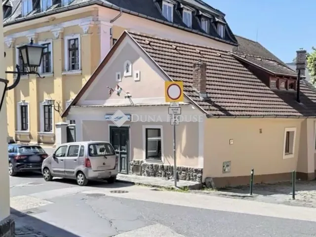 Eladó kereskedelmi és ipari ingatlan Szentendre, Rákóczi Ferenc utca 28 nm