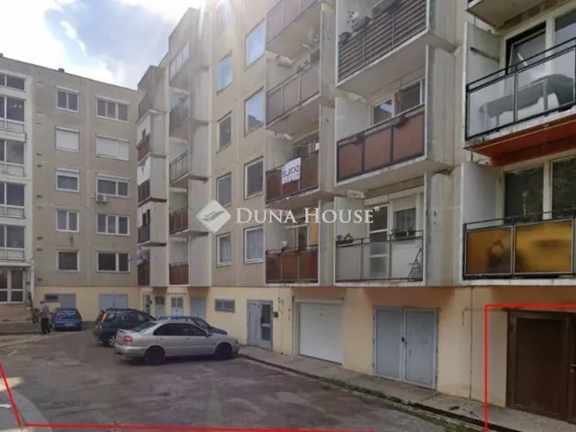 Eladó kereskedelmi és ipari ingatlan Szentendre, Károly utca 18 nm