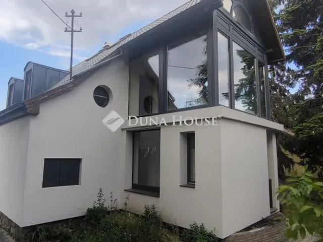 Eladó ház Leányfalu 237 nm