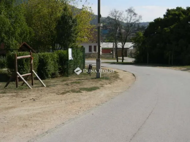 Eladó telek Pilisborosjenő 11437 nm