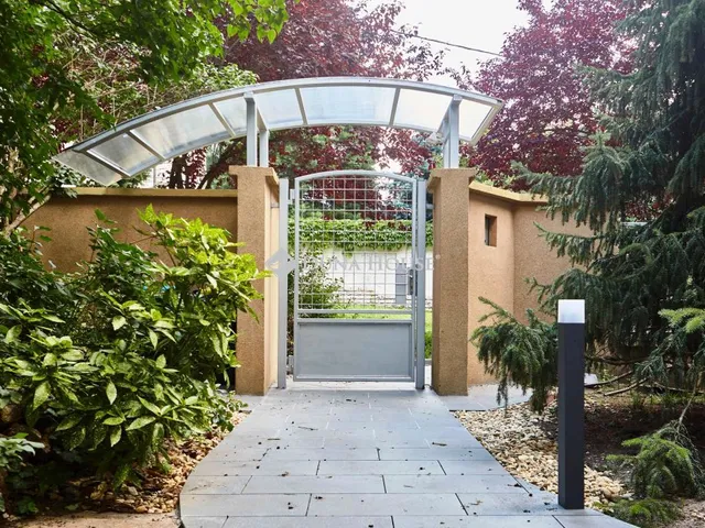 Kiadó ház Budapest II. kerület, Zrínyi Miklós út 400 nm