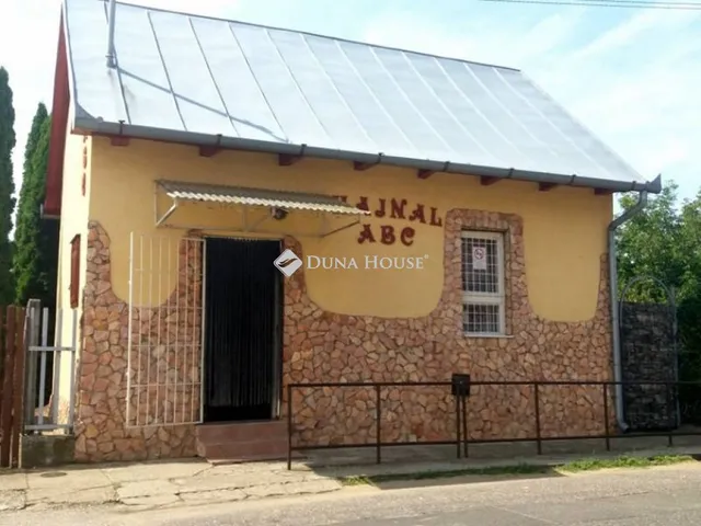 Eladó kereskedelmi és ipari ingatlan Máriapócs 98 nm