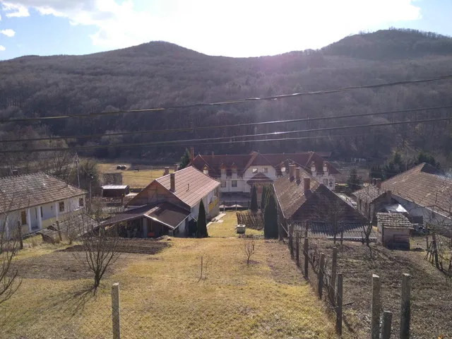 Eladó telek Komlóska 1908 nm