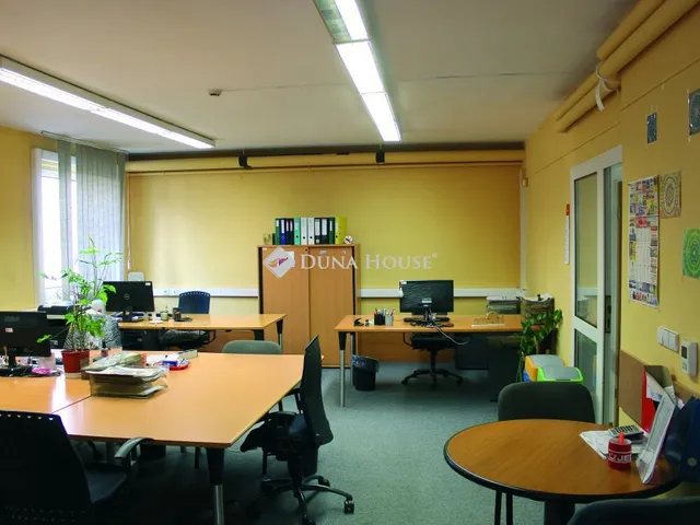 Kiadó kereskedelmi és ipari ingatlan Nyíregyháza 823 nm