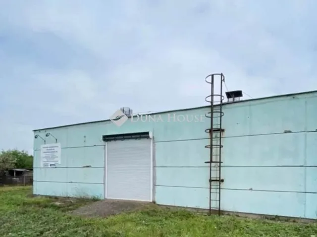 Eladó kereskedelmi és ipari ingatlan Záhony 8872 nm