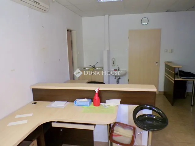 Kiadó kereskedelmi és ipari ingatlan Nyíregyháza 86 nm