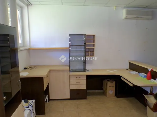 Kiadó kereskedelmi és ipari ingatlan Nyíregyháza 86 nm
