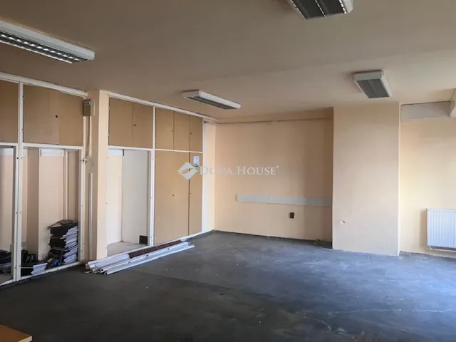 Eladó kereskedelmi és ipari ingatlan Nyíregyháza 117 nm