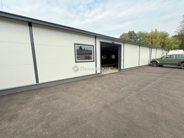 Kiadó kereskedelmi és ipari ingatlan Nyíregyháza 330 nm