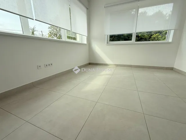 Kiadó kereskedelmi és ipari ingatlan Nyíregyháza 100 nm