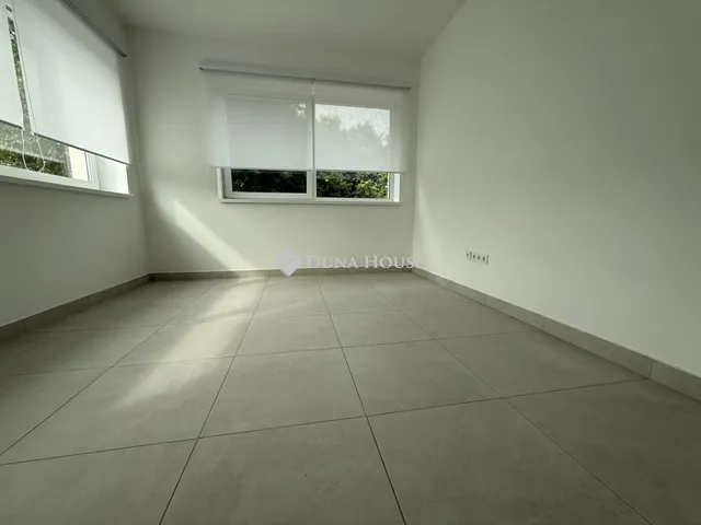 Kiadó kereskedelmi és ipari ingatlan Nyíregyháza 21 nm