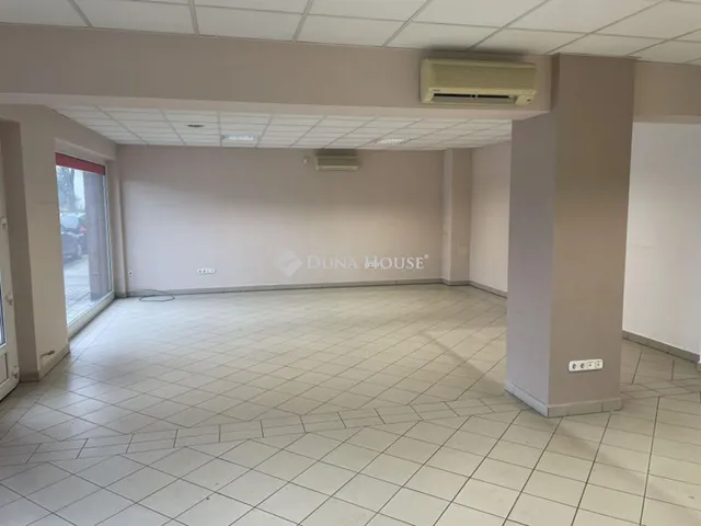 Kiadó kereskedelmi és ipari ingatlan Nyíregyháza 103 nm
