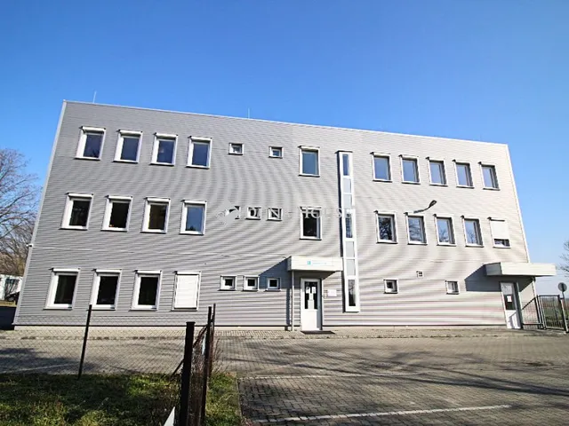 Kiadó kereskedelmi és ipari ingatlan Kemeneshőgyész 13609 nm