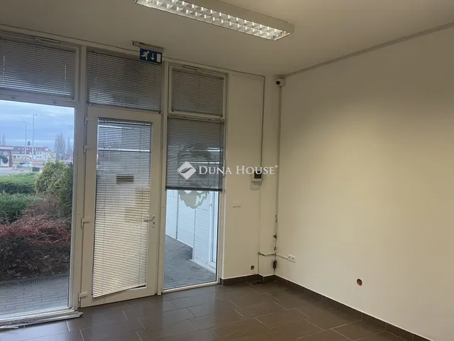 Kiadó kereskedelmi és ipari ingatlan Nyíregyháza 29 nm